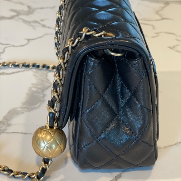 Chanel Pearl Crush Mini - Picture 6 of 15